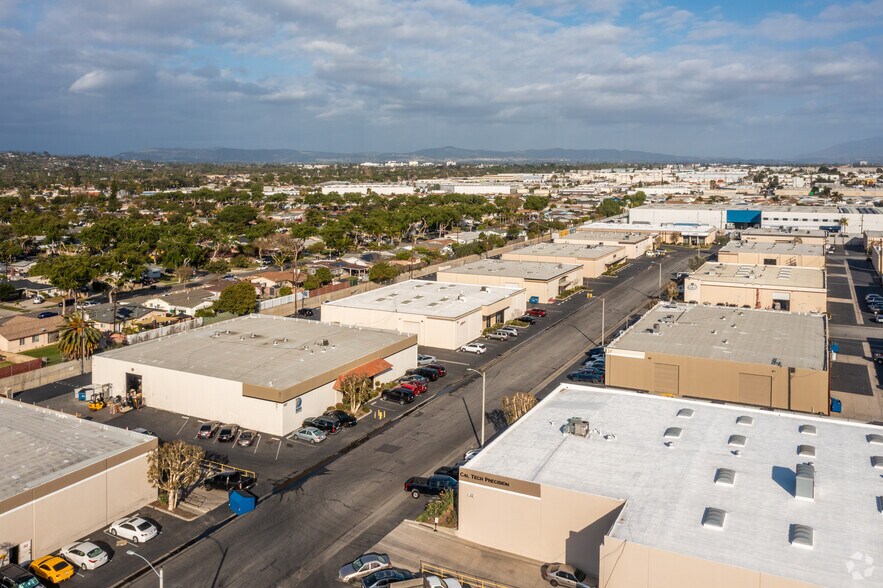 More Photos Of 167-169 E Freedom Ave, Anaheim Warehouse For Lease