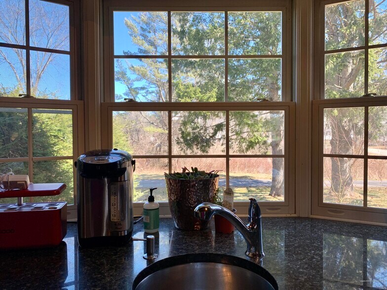 More Photos Of 15 Locke St, Kennebunkport Hospitality For Sale