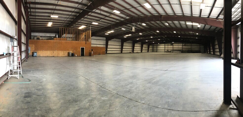 More Photos Of 4322 McBrayer Rd, Oakwood Warehouse For Lease