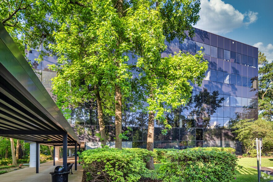 More Photos Of 2180 North Loop W, Houston Unknown For Lease