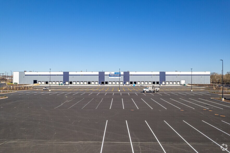 More Photos Of 2121 Wheatsheaf Ln, Philadelphia Distribution For Lease