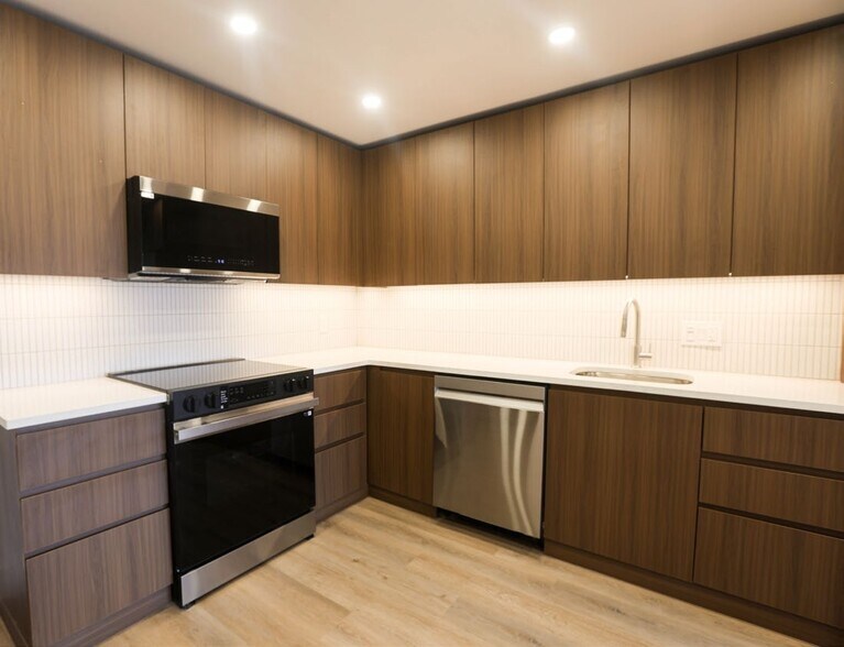 More Photos Of 777-787 Admiral St, Providence Apartments For Sale