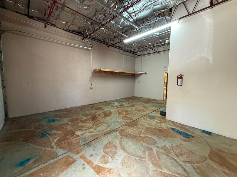 More Photos Of 90 Knox Ct, Denver General Retail For Lease
