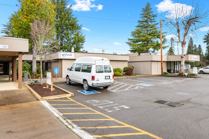 More Photos Of 1813 W Harvard Ave, Roseburg Medical For Lease