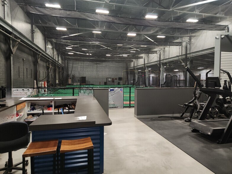 More Photos Of 340 McKinstry Ave, Chicopee Manufacturing For Lease