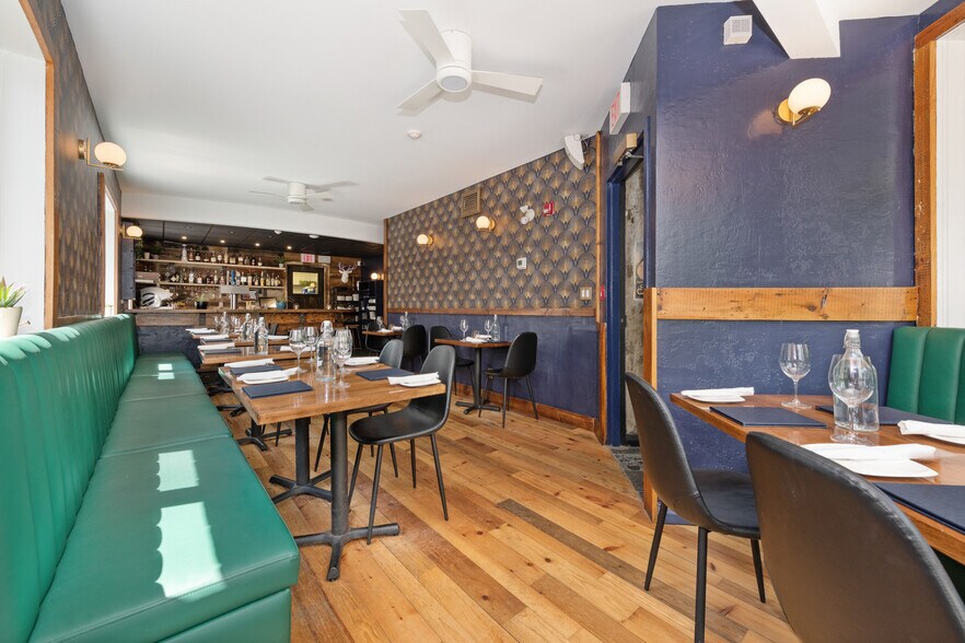 More Photos Of 268 Preston St, Ottawa Storefront For Sale