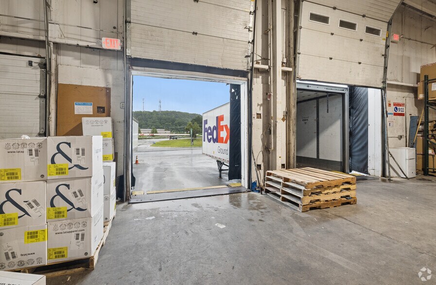 More Photos Of 229-239 Neck Rd, Haverhill Warehouse For Lease