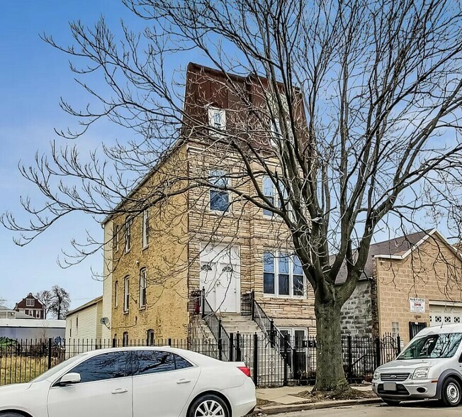 Primary Photo Of 2438 W 25th St, Chicago Apartments For Sale