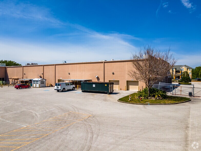 More Photos Of 14175 Icot Blvd, Clearwater Light Manufacturing For Lease