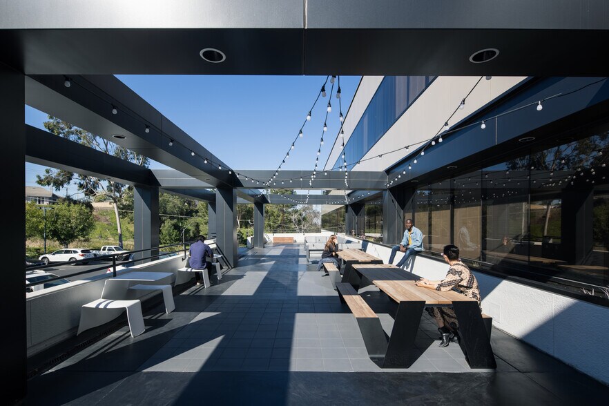 More Photos Of 3111 N Tustin Ave, Orange Office For Lease