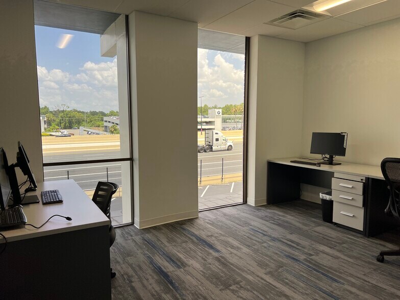 More Photos Of 5405 Diplomat Cir, Orlando Loft Creative Space For Lease