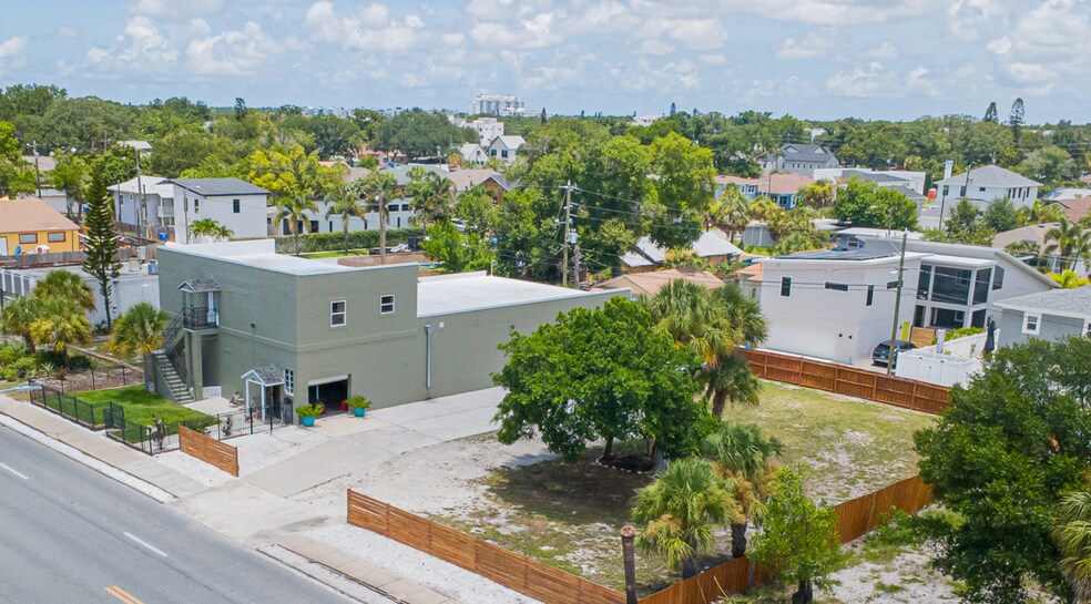 More Photos Of 2447 5th Ave S, Saint Petersburg Service For Lease