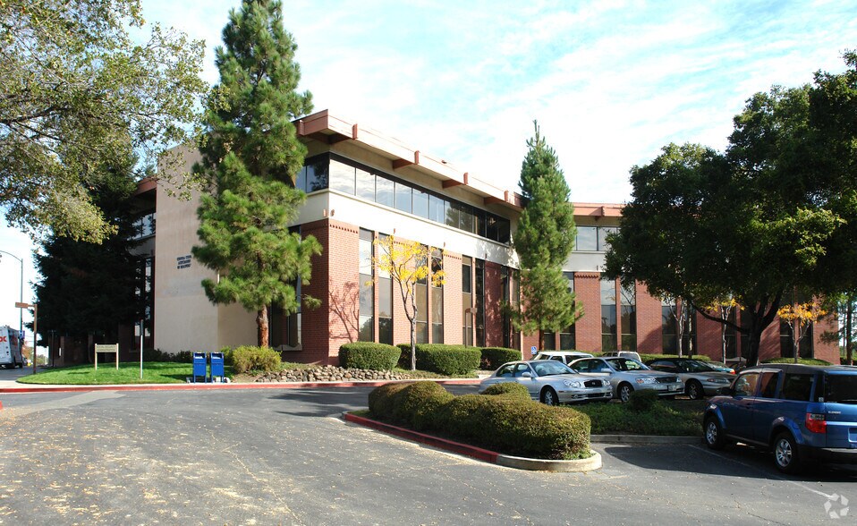More Photos Of 1111 Civic Dr, Walnut Creek Office For Sale