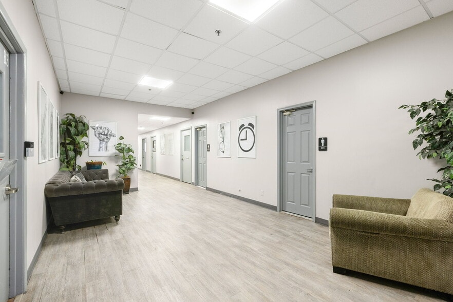 More Photos Of 117 Fort Lee Rd, Leonia Office For Sale