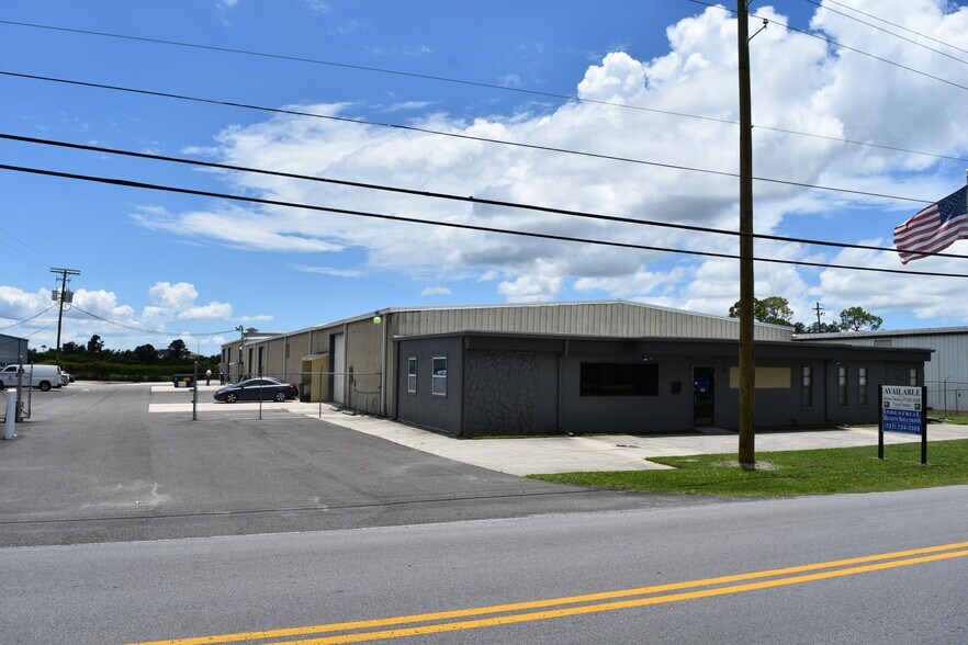More Photos Of 355 E Douglas Rd, Oldsmar Warehouse For Lease