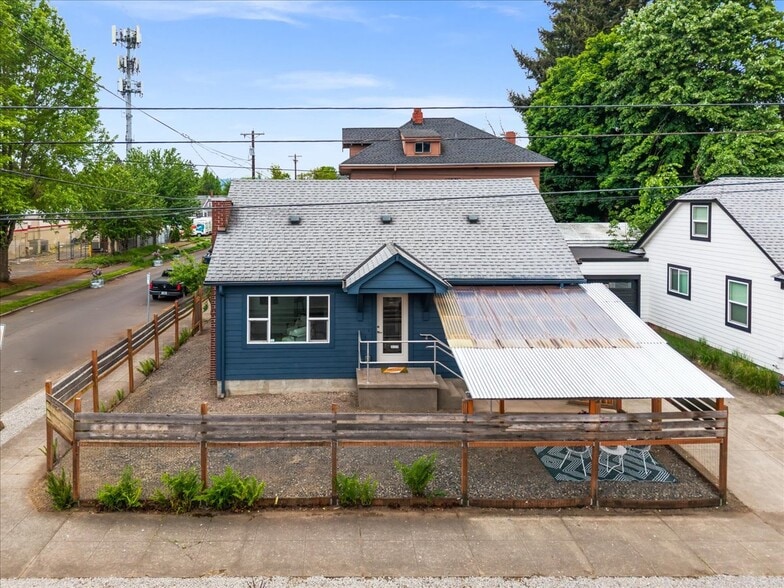 More Photos Of 3327 SE 50th Ave, Portland Office Residential For Sale