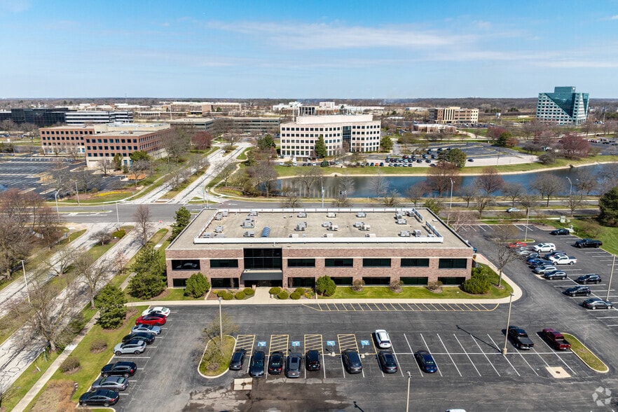 More Photos Of 1770 Park St, Naperville Office For Sale