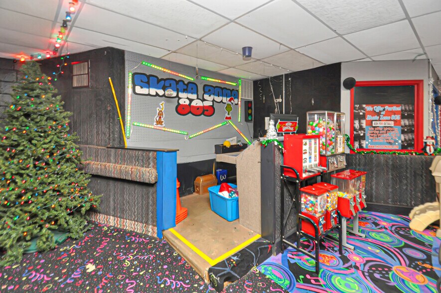 More Photos Of 805 Sater St, Greenville Skating Rink For Sale