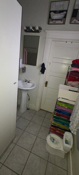 More Photos Of 2120 19th Ave, Forest Grove Office Residential For Sale