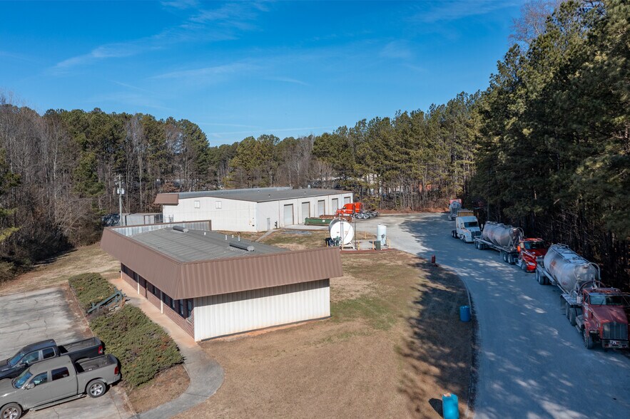 More Photos Of 51 Hickory Springs Ind Dr, Holly Springs Service For Lease