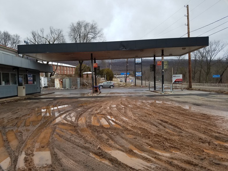 More Photos Of 1050 State Route 93, Sugarloaf Service Station For Sale