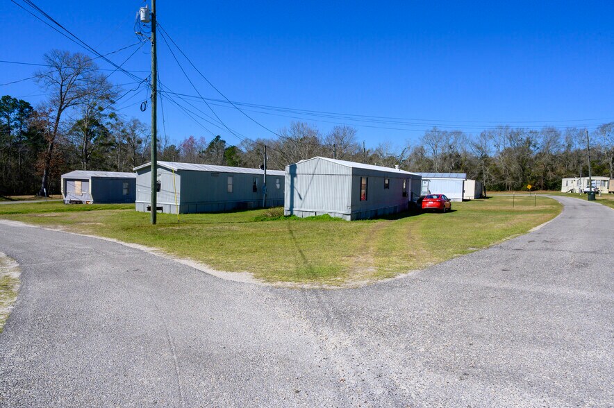 More Photos Of 100 Lunsford Cir, Opp Manufactured Housing Mobile Home Park For Sale