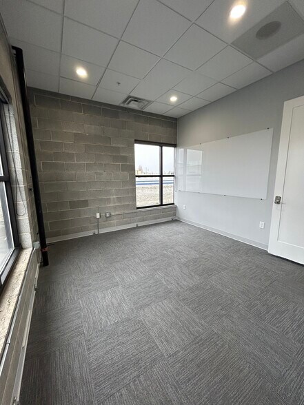 More Photos Of 564 W 700 S, Pleasant Grove Office For Lease