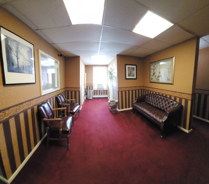 More Photos Of 21-27 Merrick Ave, Merrick Storefront Retail Office For Lease