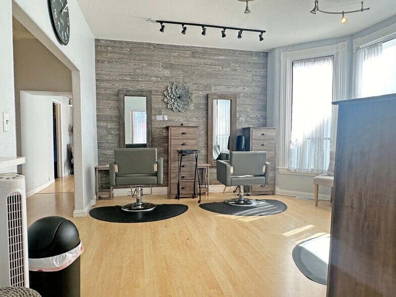 More Photos Of 1054 4th St, Santa Rosa Freestanding For Lease