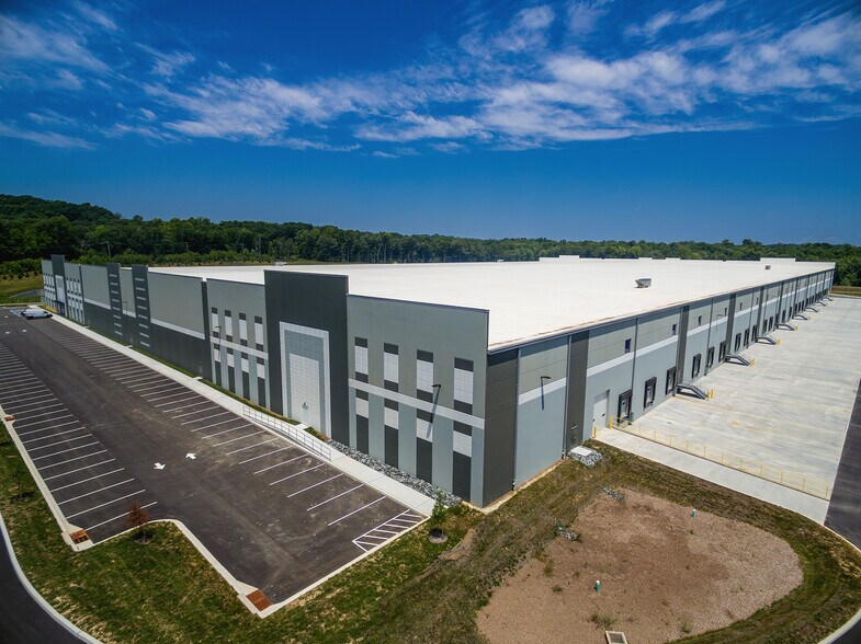 More Photos Of 40 Bethel Church Rd, North East Distribution For Lease