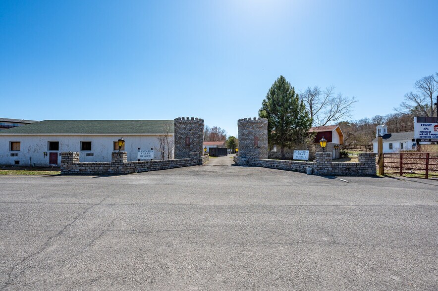 More Photos Of 4858 Route 32, Catskill Hotel For Sale