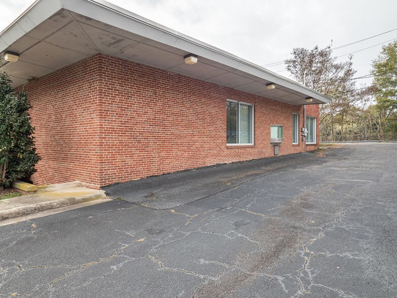 More Photos Of 621 William Vickers Ave, Durham Office For Sale