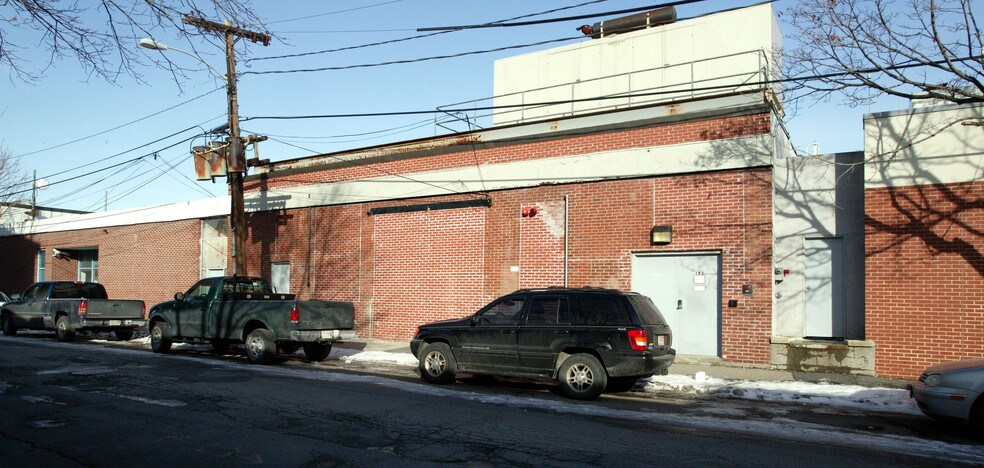 More Photos Of 179 Bent St, Cambridge Warehouse For Lease