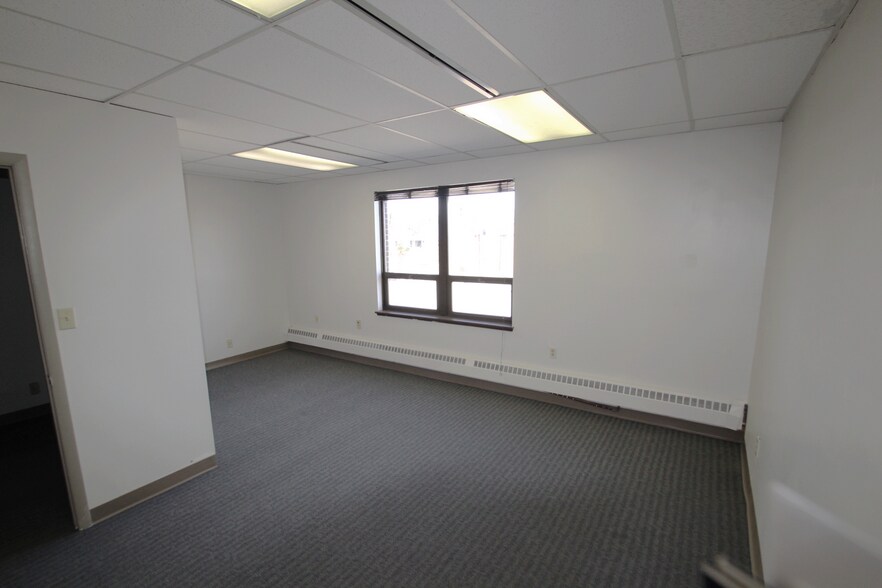 More Photos Of 5706 Turney Rd, Garfield Heights Medical For Lease