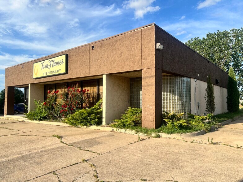 More Photos Of 7378 S Walker Ave, Oklahoma City Office For Lease