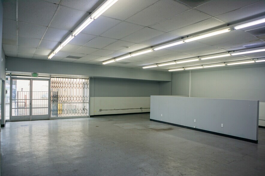 More Photos Of 4803-4809 Melrose Ave, Los Angeles Freestanding For Lease