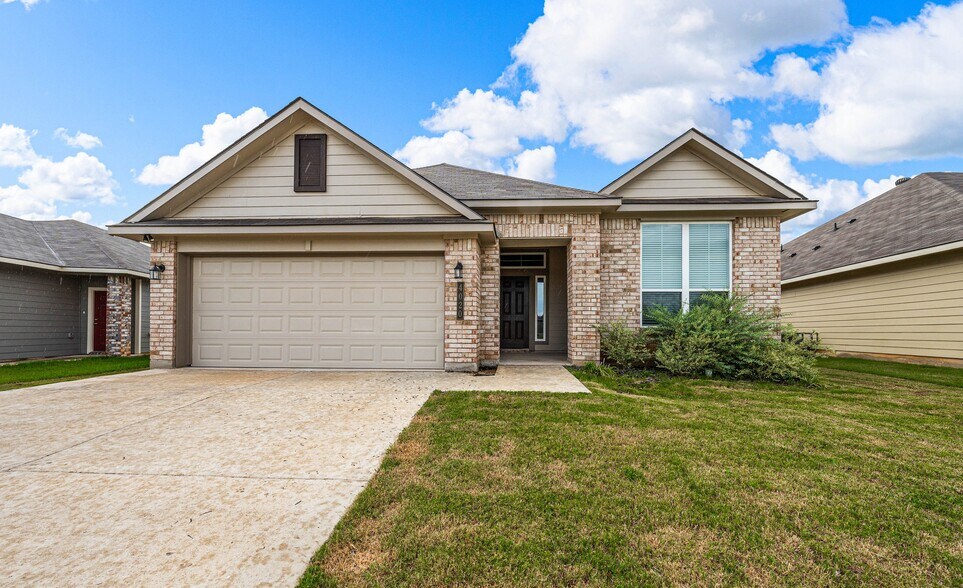 More Photos Of 4020 Centerfire, Waco Apartments For Sale