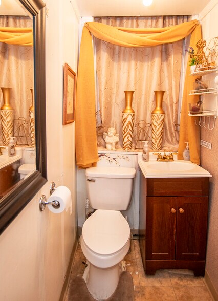 More Photos Of 900 E 9th St, Chester Religious Facility For Sale