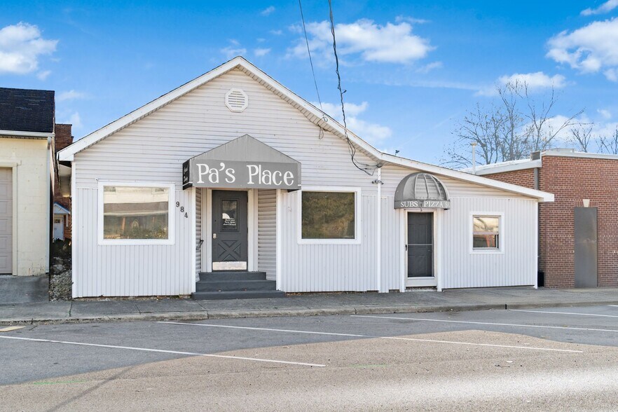 More Photos Of 984 High St, Harrisburg Restaurant For Sale