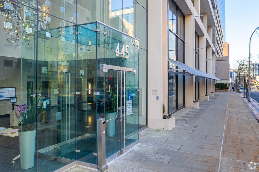 More Photos Of 445 Hamilton Ave, White Plains Coworking Space