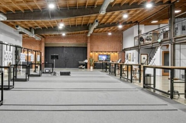 More Photos Of 1604 Venice Blvd, Los Angeles Showroom For Lease