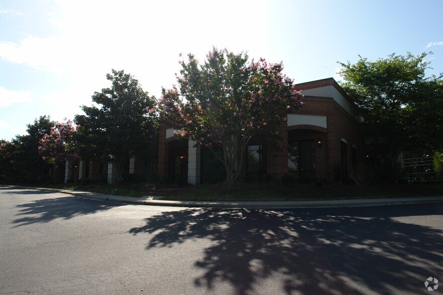 More Photos Of 2400 Crownpoint Executive Dr, Charlotte Office For Lease