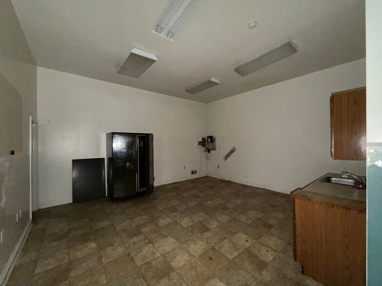 More Photos Of 2924 Marshall Hall Rd, Bryans Road Service For Sale
