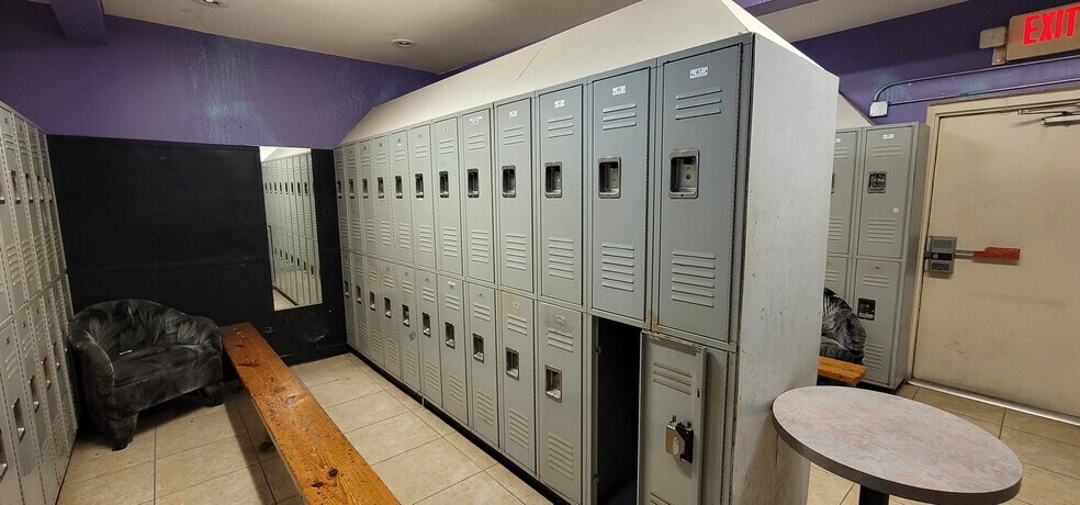 More Photos Of 7565 W 20th Ave, Hialeah Service For Sale