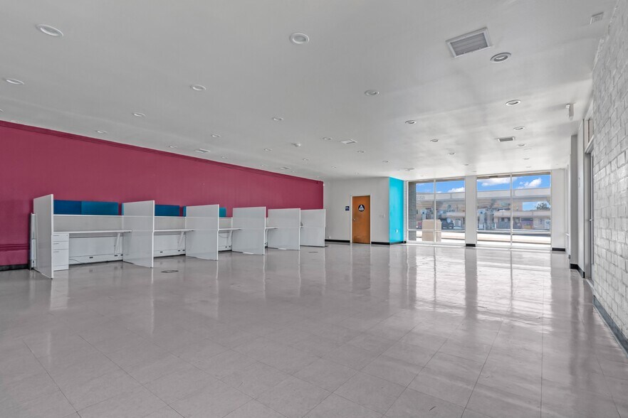 More Photos Of 11546-11552 Colima Rd, Whittier Unknown For Lease