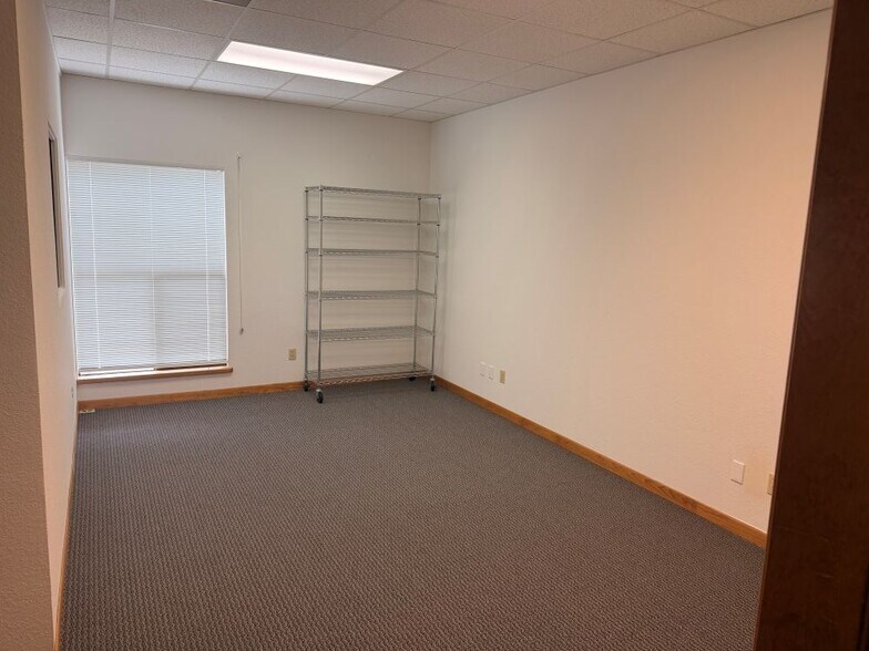 More Photos Of 1933 Central Ave, Mckinleyville Office For Lease