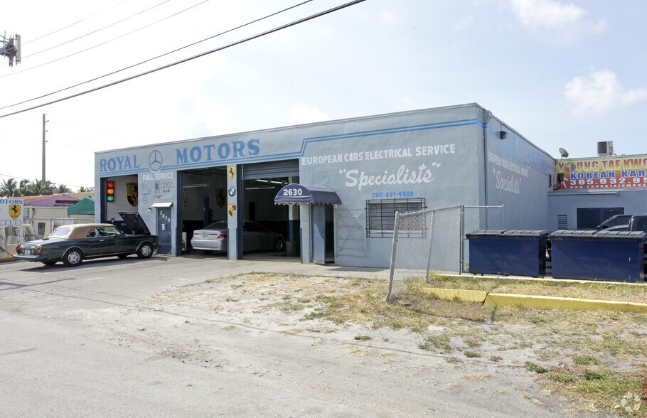 More Photos Of 2610-2632 NE 188th St, Miami Service For Lease
