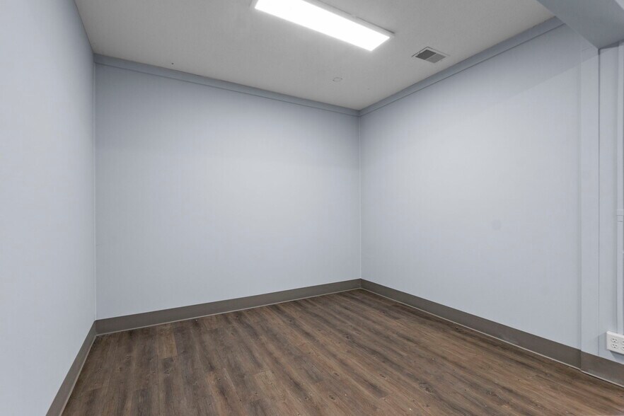 More Photos Of 2437 Myra Dr, Cape Girardeau Office For Sale