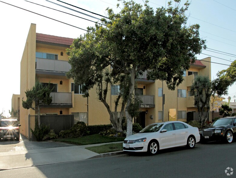 More Photos Of 15115 S Raymond Ave, Gardena Apartments For Sale
