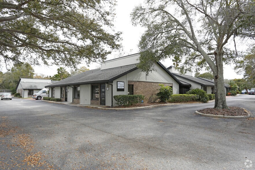 More Photos Of 561 S Duncan Ave, Clearwater Medical For Sale